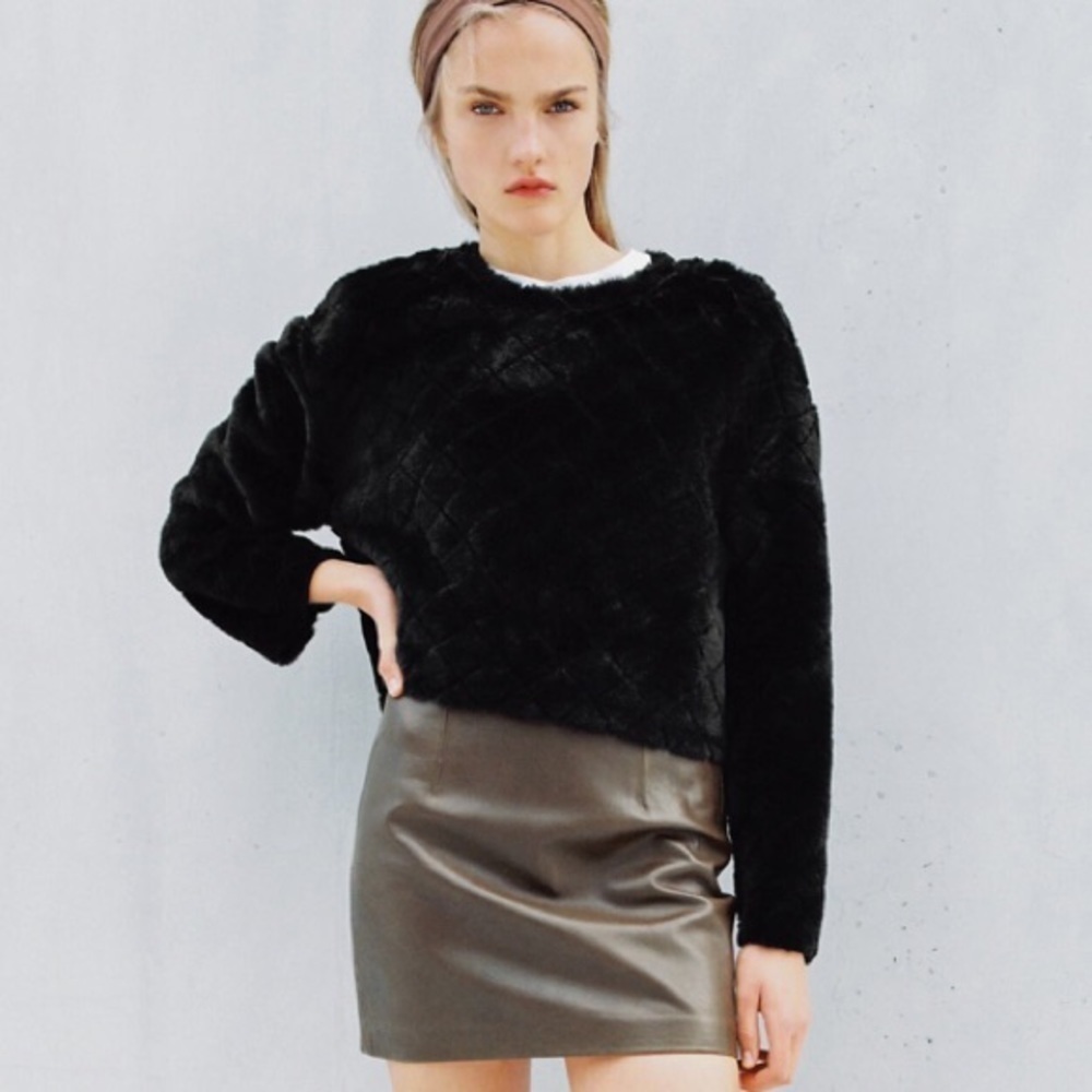 Zara Soft Black Faux Fur Quilted Cropped Sweatshirt size S